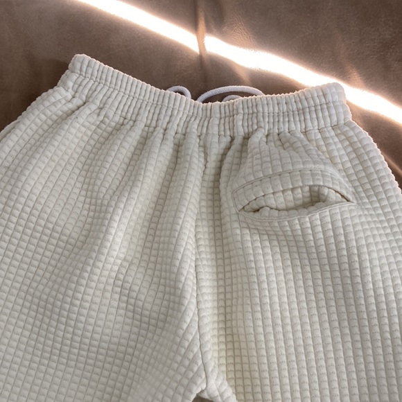 2/$30 Cream Quilted Textured Sweatpants - My Mum Made It - Picture 7 of 9